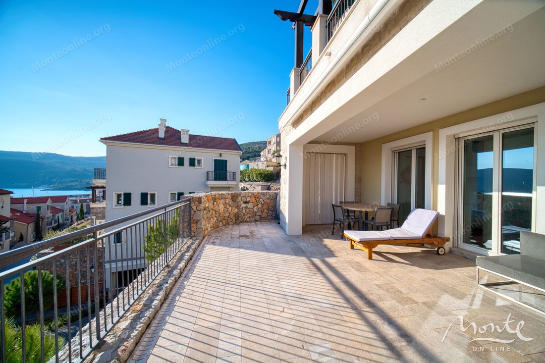 Apartment in Milovići, Tivat Municipality, Montenegro 4 - 16153830