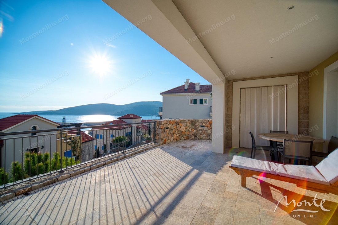 Apartment in Milovići, Tivat Municipality, Montenegro 1 - 16153830