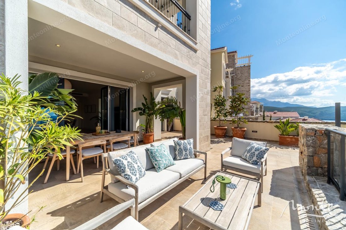 Apartment in Milovići, Tivat Municipality, Montenegro 2 - 16153829
