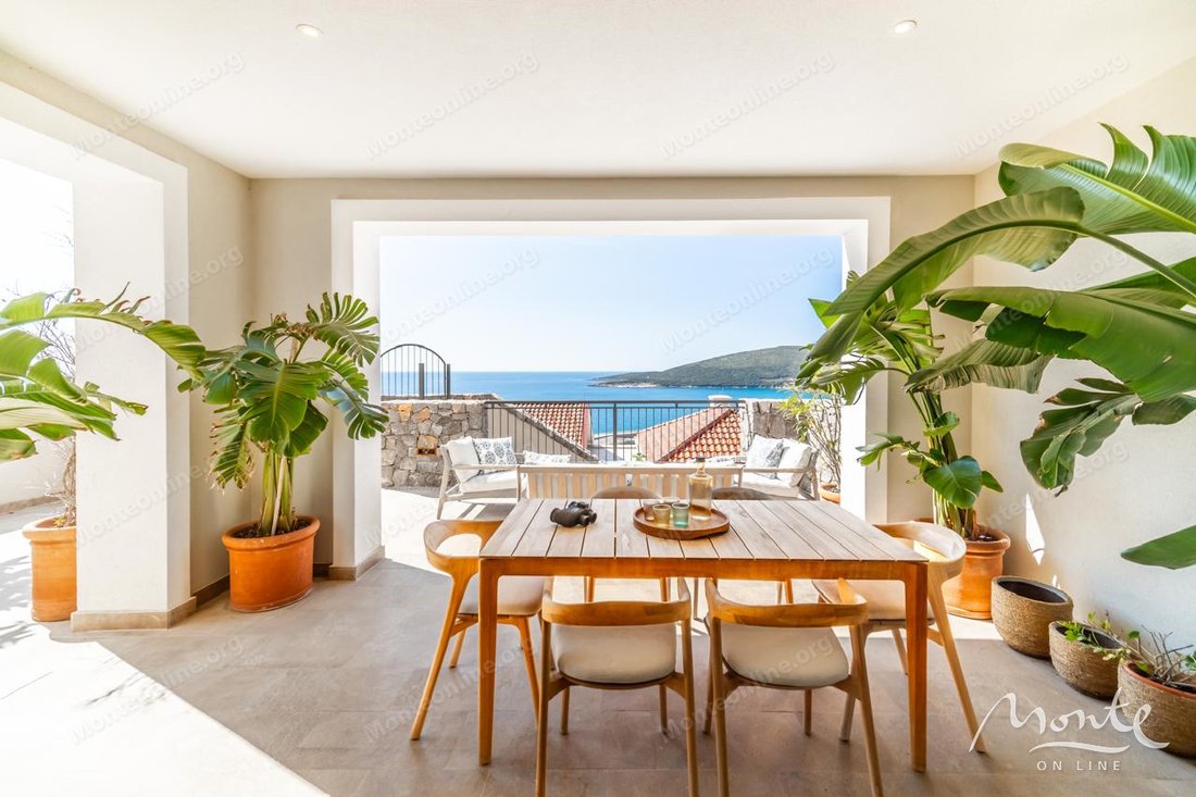 Apartment in Milovići, Tivat Municipality, Montenegro 1 - 16153829