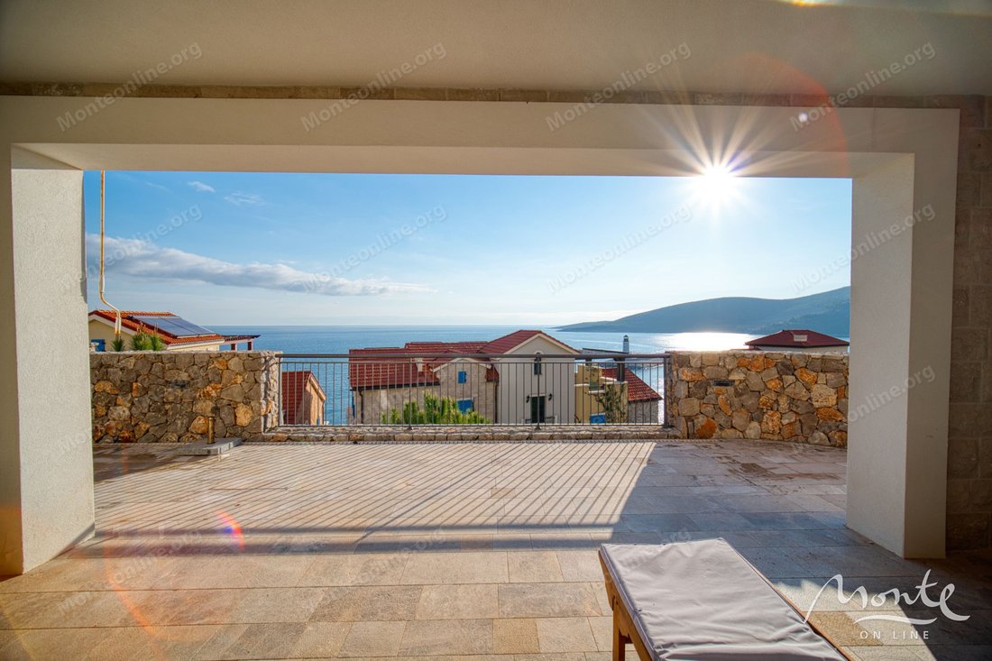 Apartment in Milovići, Tivat Municipality, Montenegro 2 - 16153830