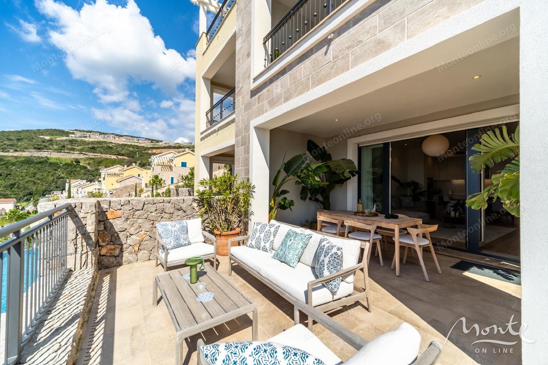 Apartment in Milovići, Tivat Municipality, Montenegro 3 - 16153829