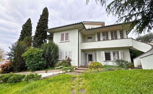 Villa in Poggio a Caiano, Tuscany, Italy 1