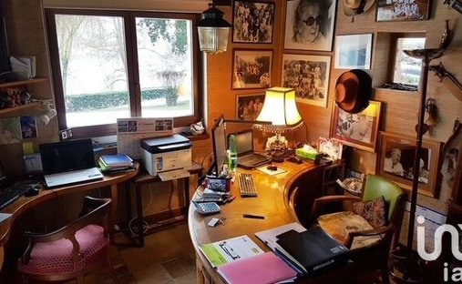 Vienne Department (86) 19th And 20th Century Chateau 345 Acres Of Land