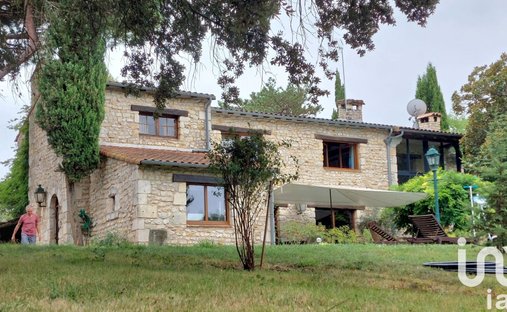 Vienne Department (86) 19th And 20th Century Chateau 345 Acres Of Land