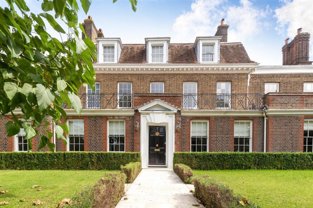 House in East Molesey, Elmbridge, England 1 - 16154118