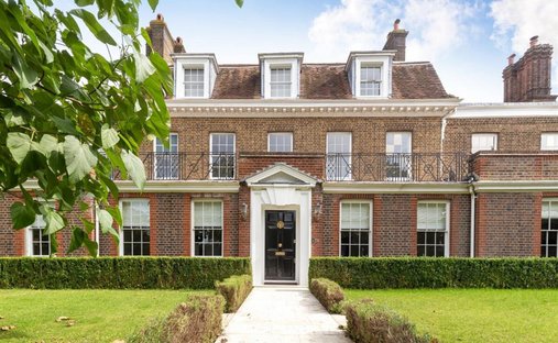 House in East Molesey, Elmbridge, England 1