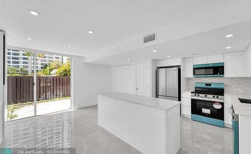 House in Hallandale Beach, Florida, United States 1