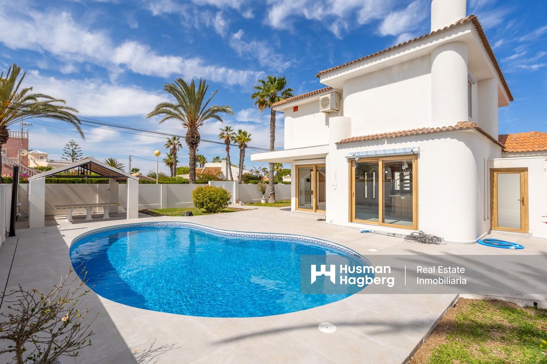 Villa in Cabo Roig, Orihuela, Valencian Community 1 - 15617869