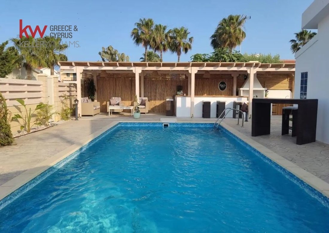 Bungalow in Meneou, Larnaca, Cyprus 2 - 16155419