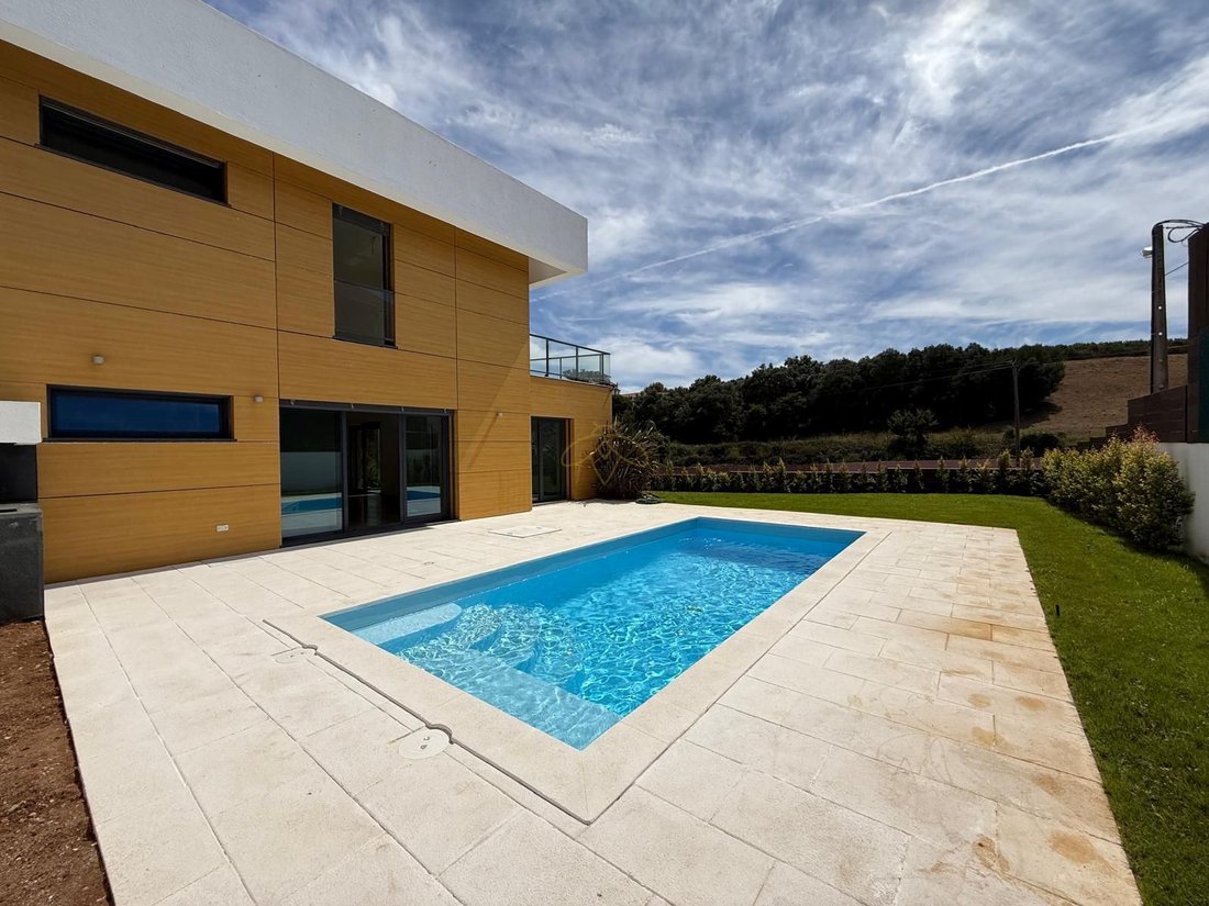 Villa in Sao Domingos de Rana, Lisbon, Portugal 1 - 15095457