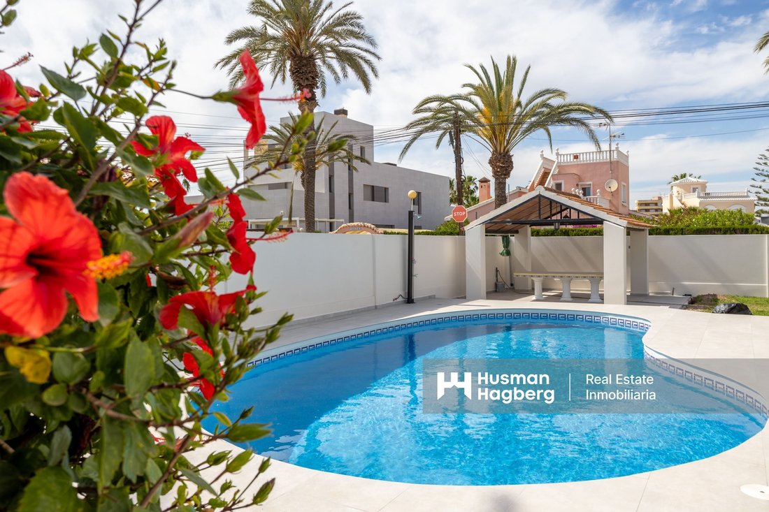 Villa in Cabo Roig, Orihuela, Valencian Community 3 - 15617869