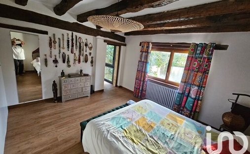 Vienne Department (86) 19th And 20th Century Chateau 345 Acres Of Land