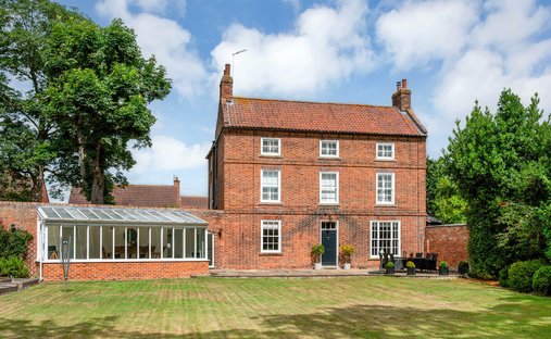 House in Farndon, England 1