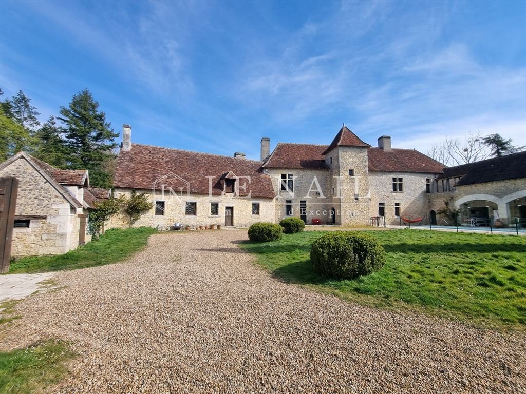Whispers of the Loire: A 15th-Century Manor’s Timeless Embrace
