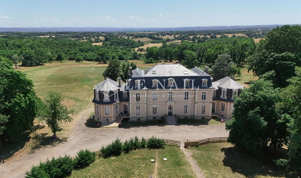 Le Rêve de Tronçais: A Neo-Classical Château Crowned by Time and Light