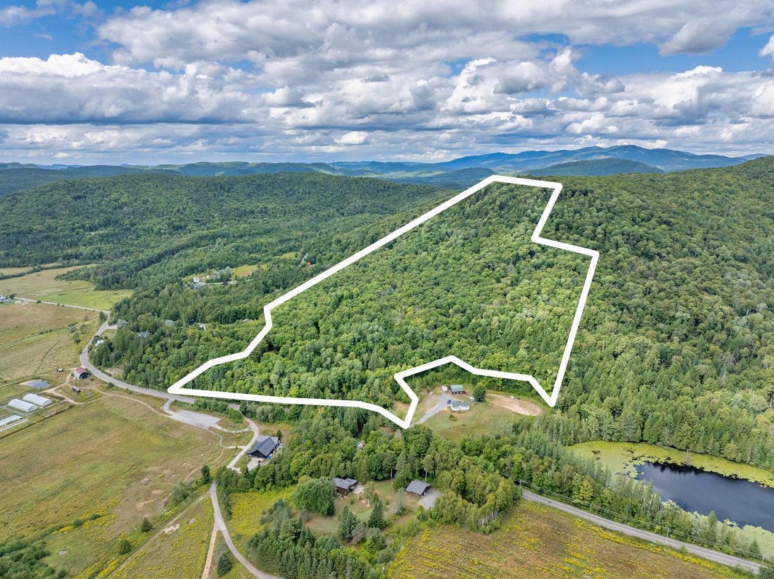 Land in Mont-Tremblant, Quebec, Canada 1 - 16154690