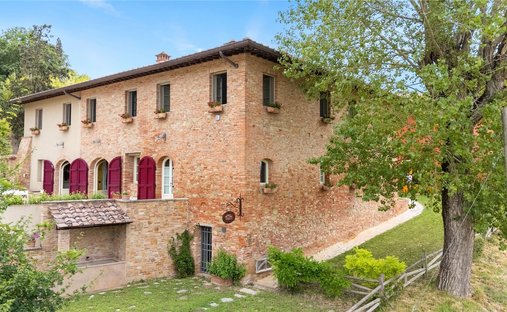 Castle for Sale in Molino d'Egola, Tuscany, Italy