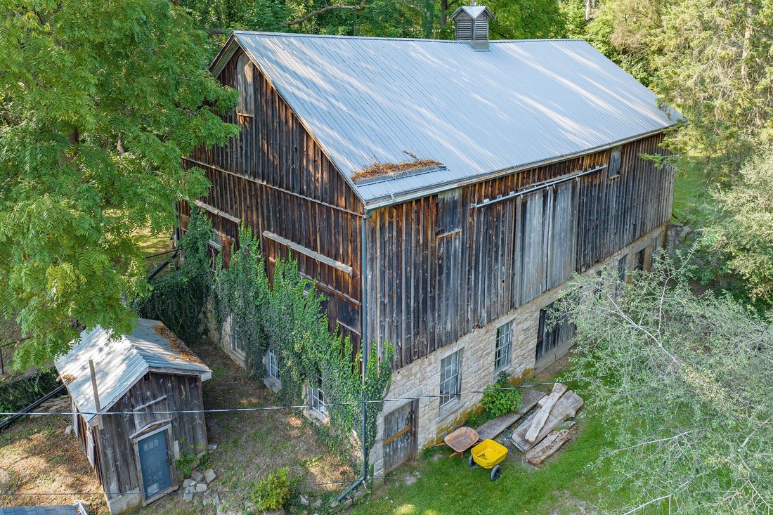 House in Hamilton, Ontario, Canada 5 - 16152844