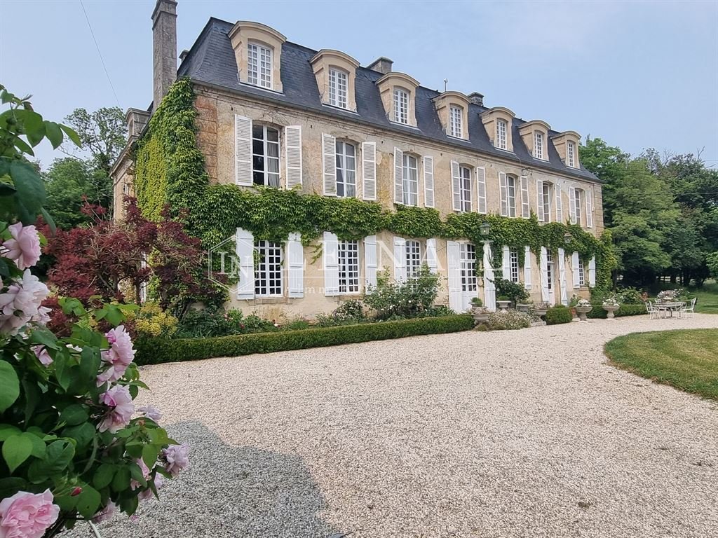Château des Rêves Normands: A Symphony of 18th-Century Elegance