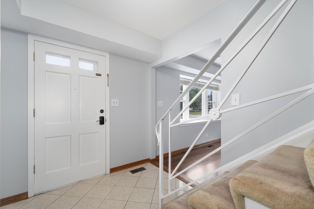 House in Buffalo Grove, Illinois, United States 2 - 16151056