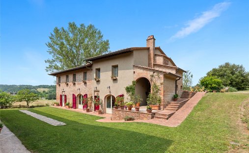 Castle for Sale in Molino d'Egola, Tuscany, Italy