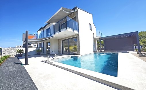 House in Malinska, Primorje-Gorski Kotar County, Croatia 1