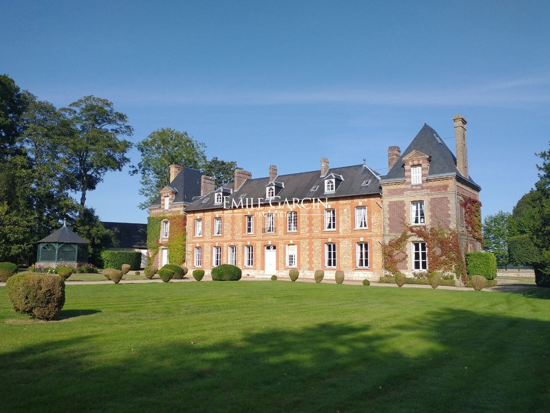 Le Rêve de Le Nôtre: A 17th-Century Château Whispering of Versailles in Normandy’s Golden Valley