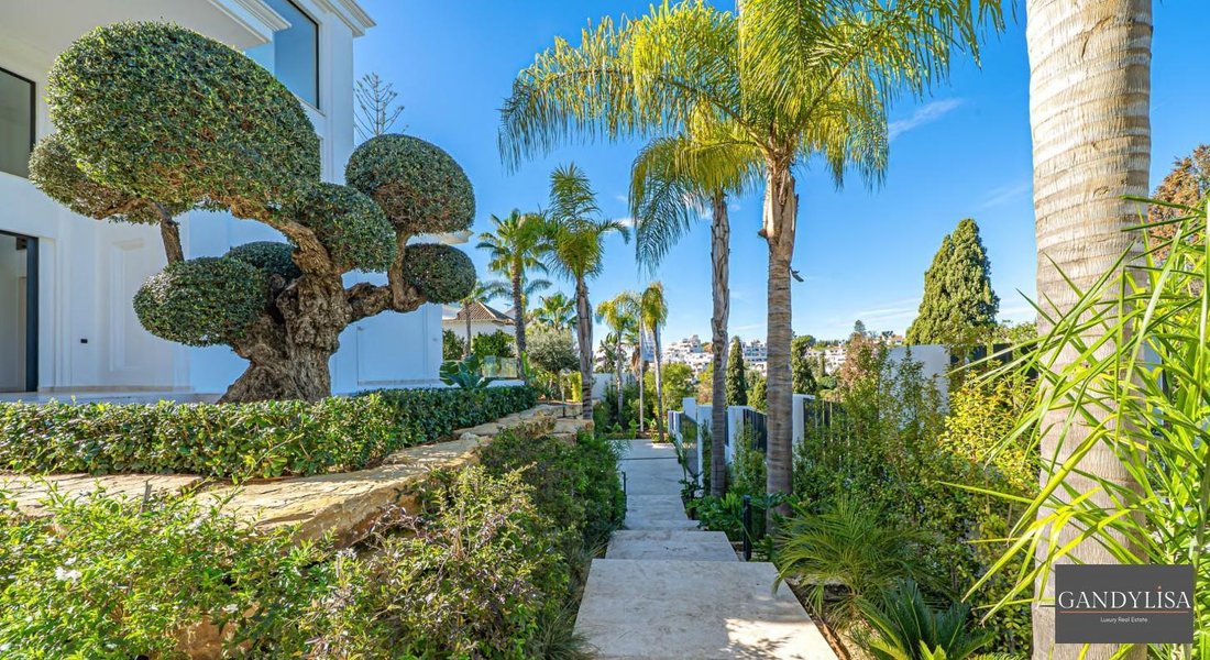 Villa in Marbella, Andalusia, Spain 5 - 16154464