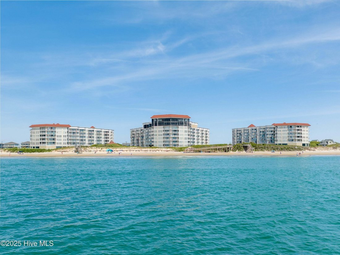 Condo in North Topsail Beach, North Carolina, United States 1 - 16153430