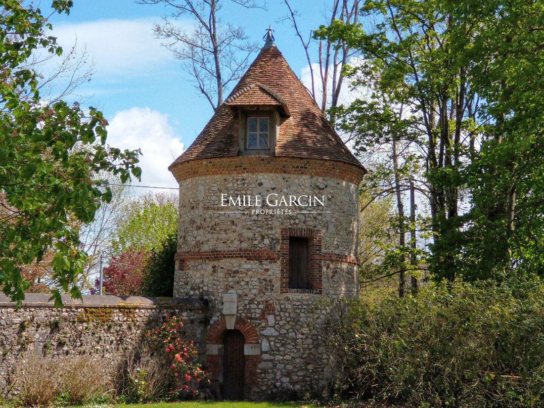 Le Rêve de Le Nôtre: A 17th-Century Château Whispering of Versailles in Normandy’s Golden Valley