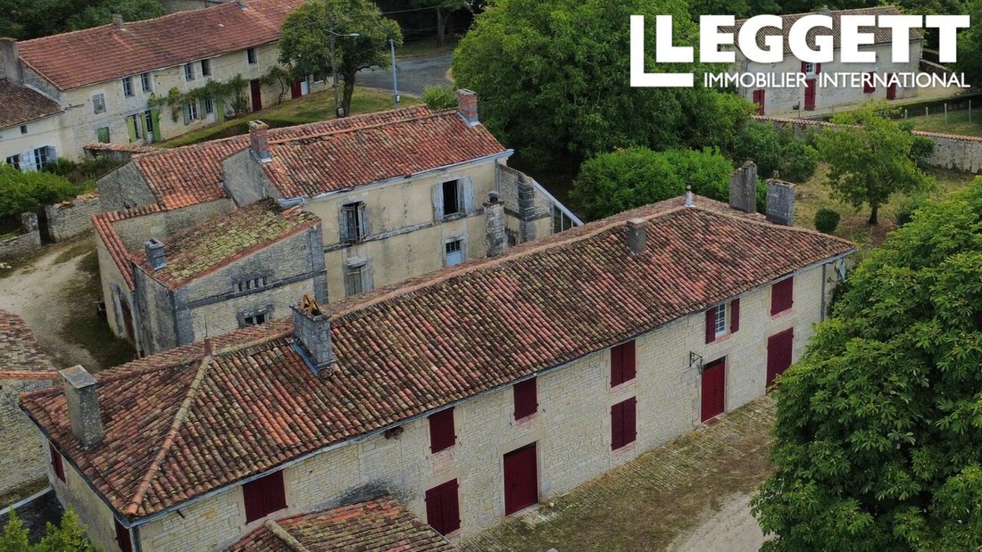 Casa a Aubigné, Nuova Aquitania, Francia 1 - 16154391