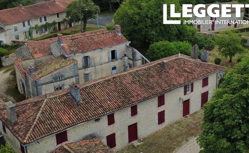 House in Aubigne, Nouvelle-Aquitaine, France 1
