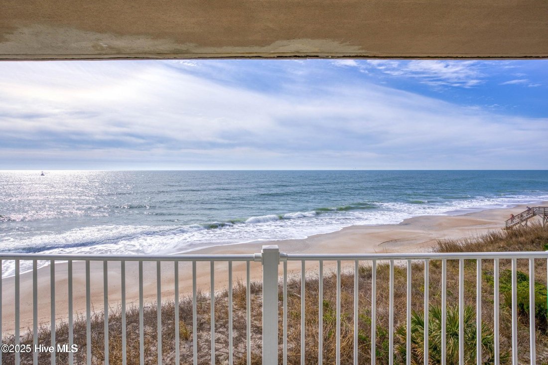 Condo in North Topsail Beach, North Carolina, United States 4 - 16153430
