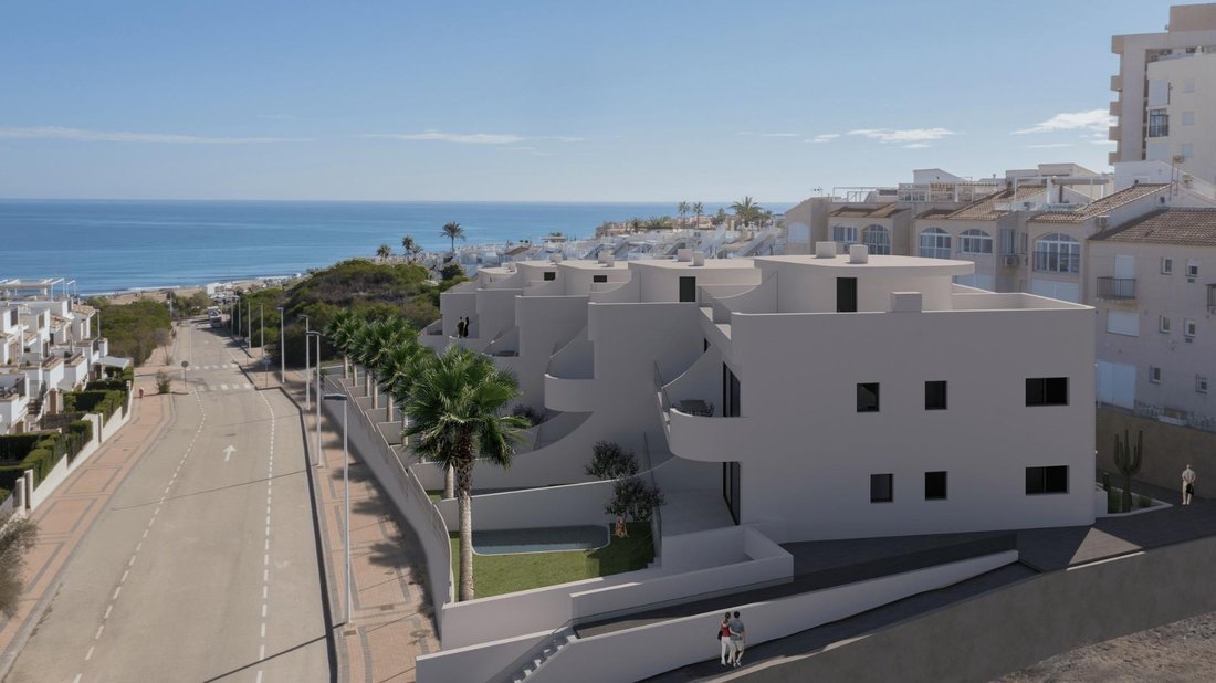 Bungalow in Torrevieja, Valencian Community, Spain 1 - 16151259
