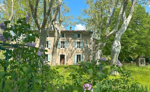 Villa in Saint-Martin-de-Castillon, Provence-Alpes-Côte d'Azur, France 1