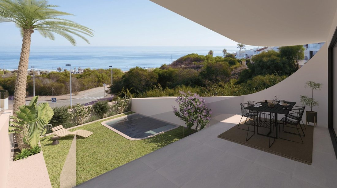 Bungalow in Torrevieja, Valencian Community, Spain 1 - 16151258