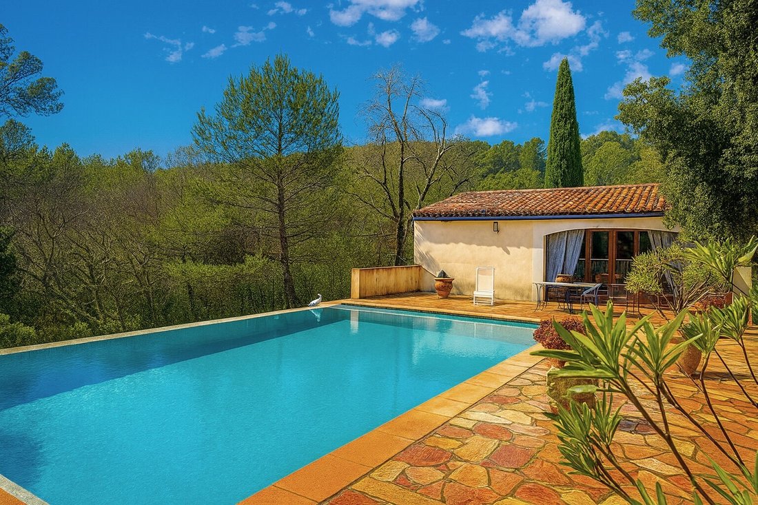 Villa in Flayosc, Provence-Alpes-Côte d'Azur, France 3 - 14086059