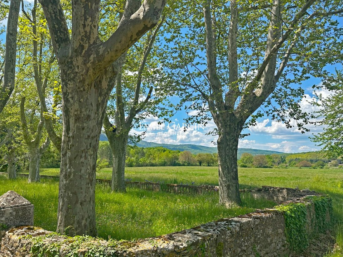 Villa in Saint-Martin-de-Castillon, Provence-Alpes-Côte d'Azur, France 2 - 16156338