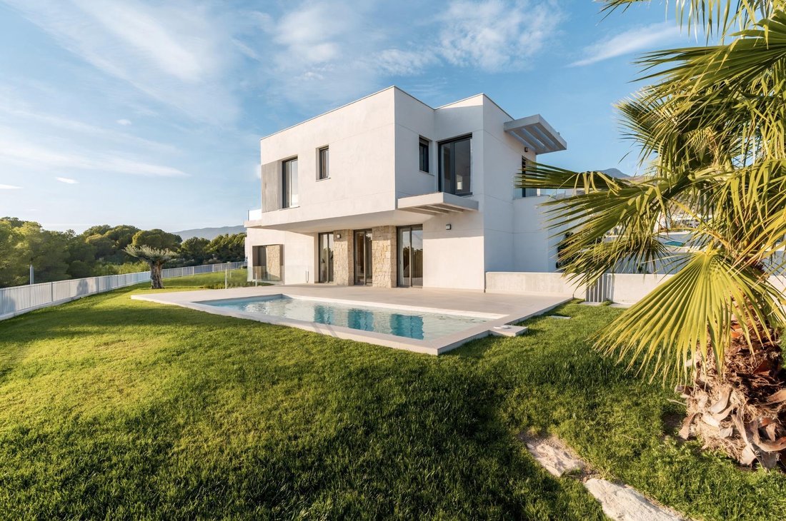 Villa in Finestrat, Valencian Community, Spain 1 - 16151775