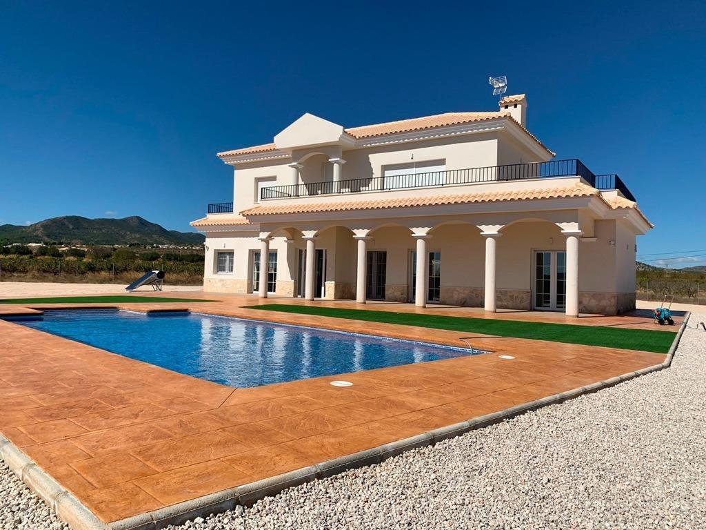 Villa in el Pinos / Pinoso, Valencian Community, Spain 1 - 16151648