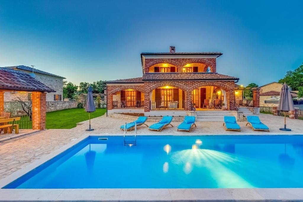 Villa in Višnjan, Istria County, Croatia 1 - 16154751