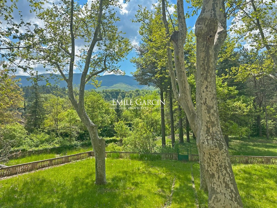 Villa in Saint-Martin-de-Castillon, Provence-Alpes-Côte d'Azur, France 4 - 16156338