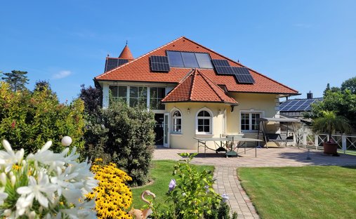 Villa in Markgrafneusiedl, Lower Austria, Austria 1