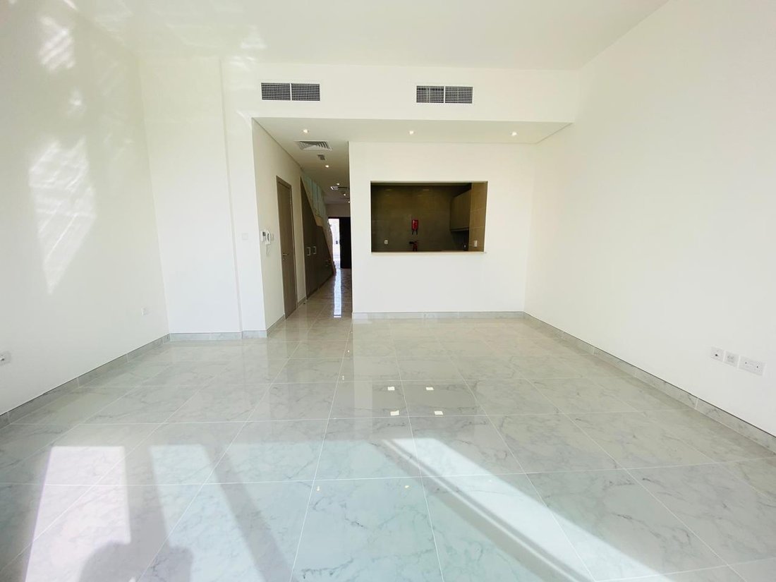Townhouse in Al Mamoura, Ras al-Khaimah Emirate, United Arab Emirates 5 - 16156862