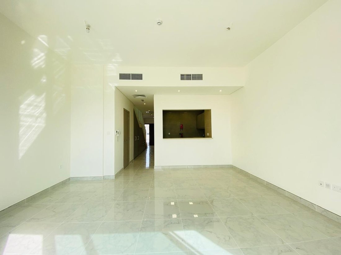 Townhouse in Al Mamoura, Ras al-Khaimah Emirate, United Arab Emirates 4 - 16156862
