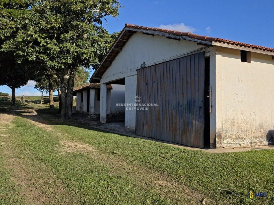 Farm Ranch in Ronco, State of Paraná, Brazil 1 - 16157837