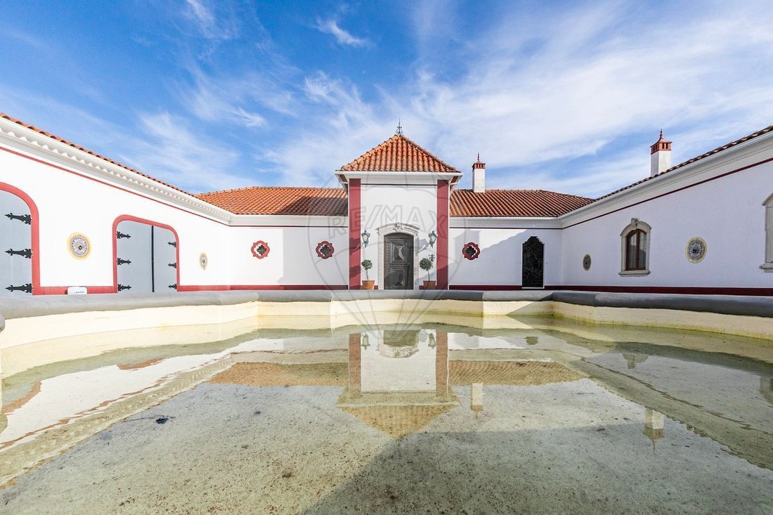 Farm Ranch in Redondo, Évora District, Portugal 1 - 16156744
