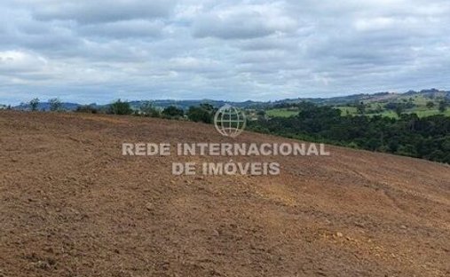 Corps de ferme à Ronco, Paraná, Brésil 1