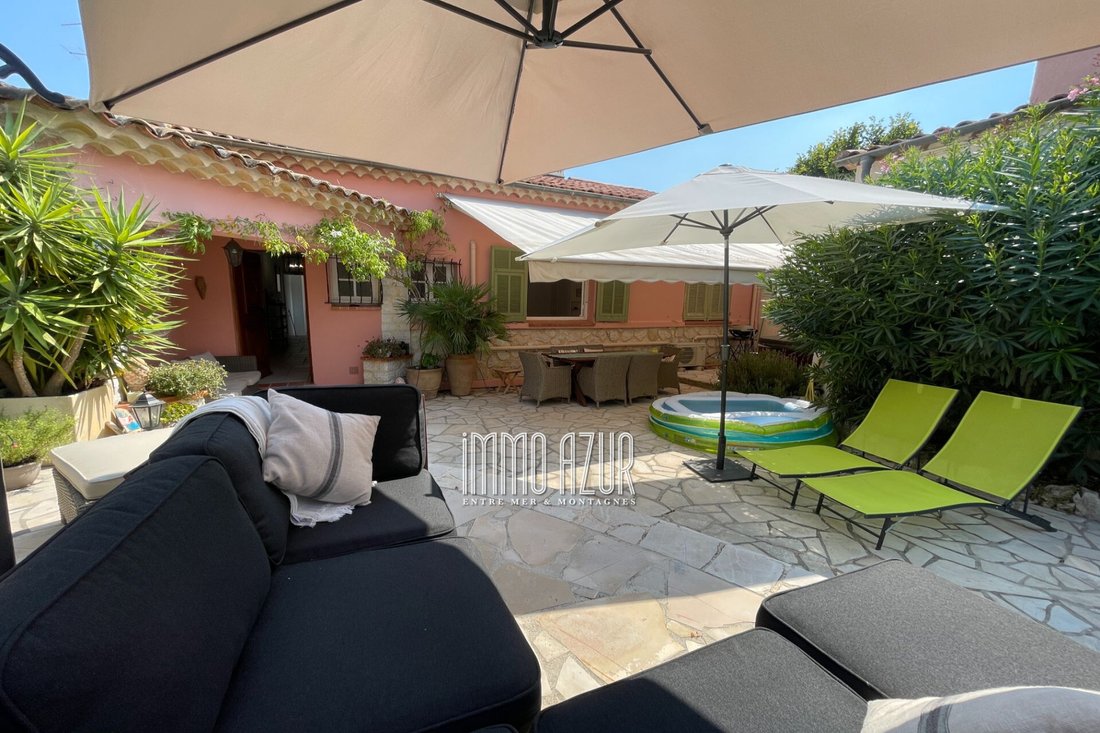 Villa in Tourrettes-sur-Loup, Provence-Alpes-Côte d'Azur, France 1 - 16045101